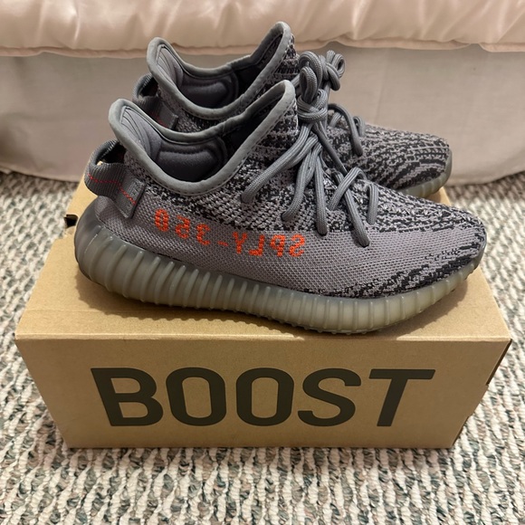 Yeezy Other - Yeezy 350 v2 grey size 4